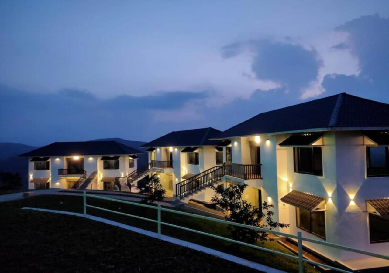 7Th Heaven Resorts Вагамон Екстериор снимка