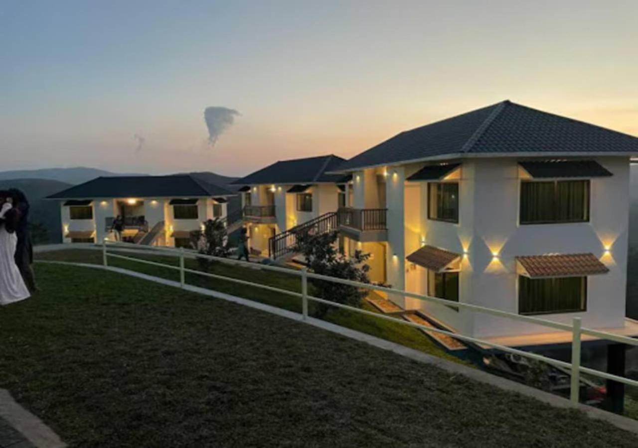 7Th Heaven Resorts Вагамон Екстериор снимка